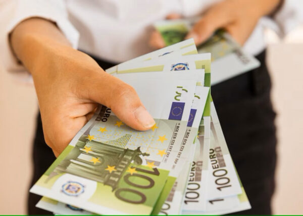 PRIOPĆENJE ZA JAVNOST: KOLEKTIVNIM UGOVOROM UGOSTITELJSTVA POTREBNO JE UGOVORITI TRINAESTU PLAĆU